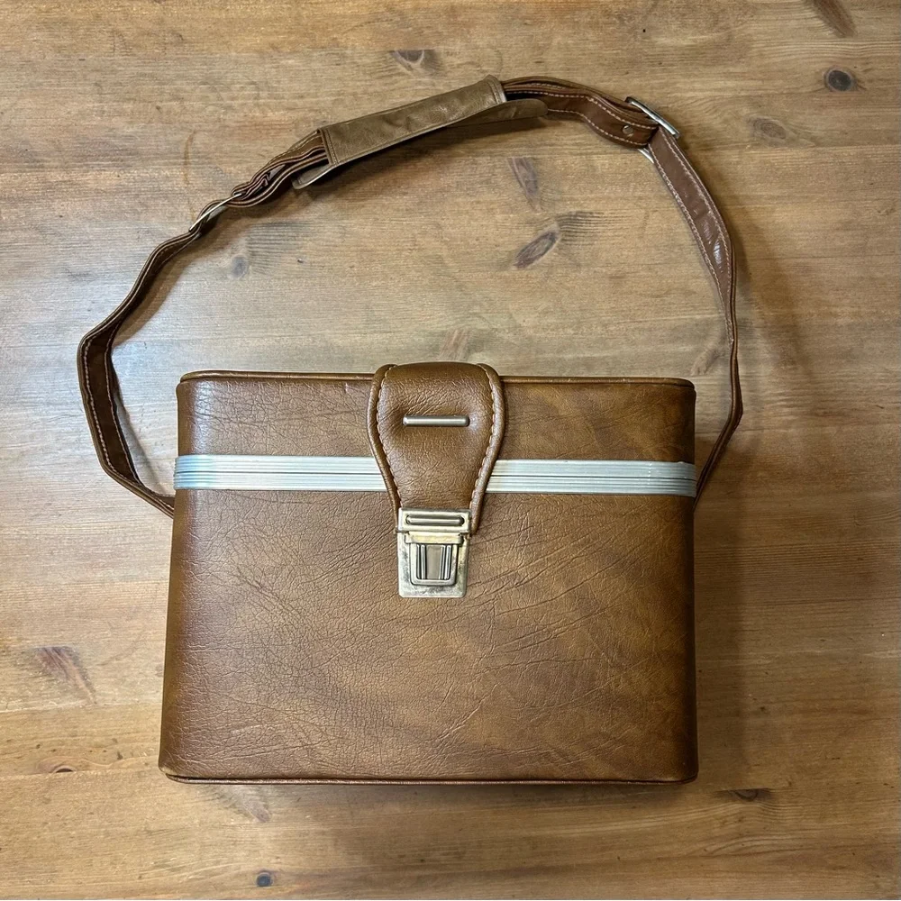 Vintage 1960s / 1970s Brown Faux Leather Camera Carrying Case